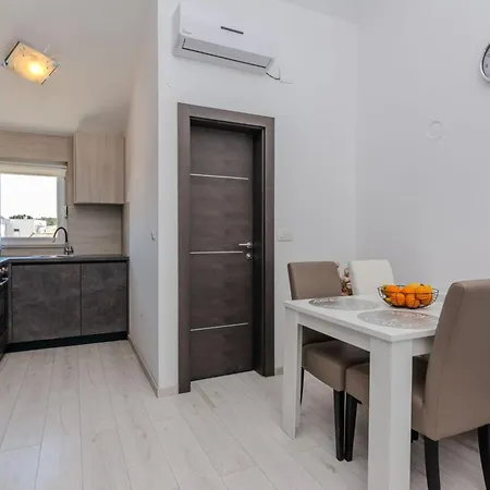 Lucica 3 By Interhome Apartman
