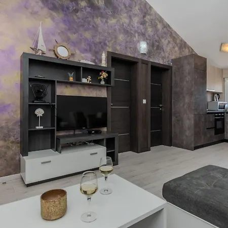 Lucica 3 By Interhome דירה